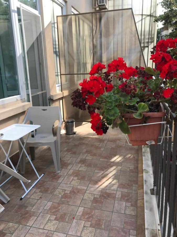 White Rose Guest Rooms Burgas Exterior foto