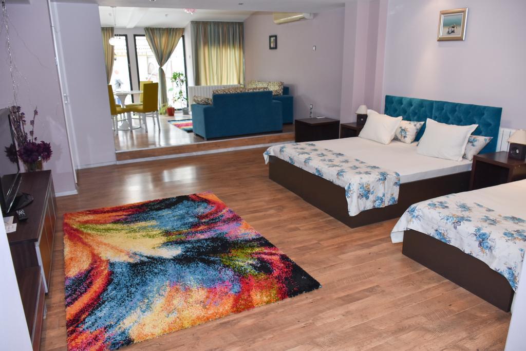White Rose Guest Rooms Burgas Exterior foto